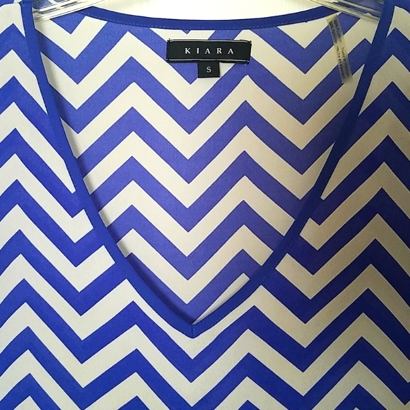 Kiara, 0011, blue and white Chevron top, size S - Picture 4 of 6
